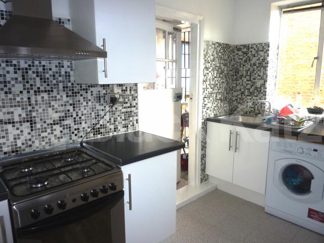 			NEW INSTRUCTION, 3 Bedroom, 1 bath, 1 reception Flat			 Margery Street, Russell Sq-Clerkenwell